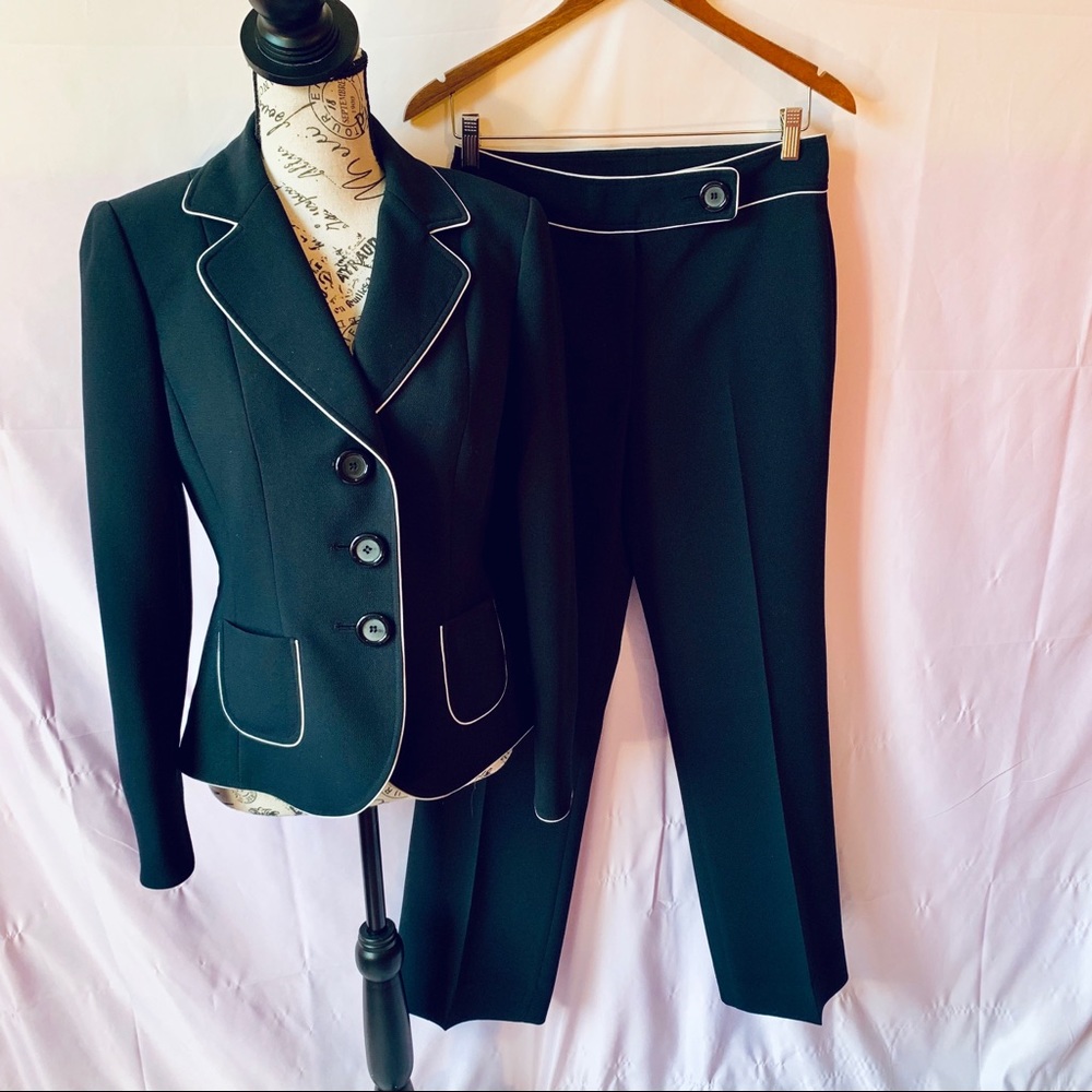 Tahari black with white piping  pant suit sz.4